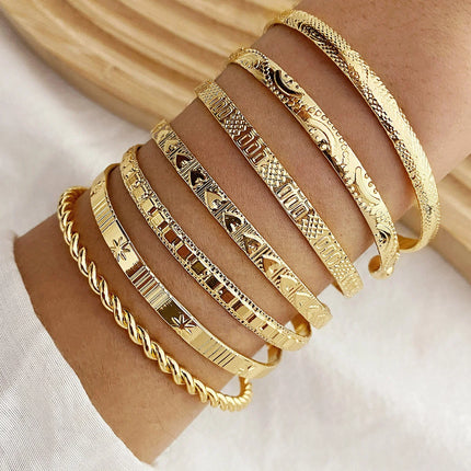 Punk Gold Bracelets Set - 7-Piece Goth Heart Metal Bangles for Women