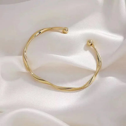 2025 Minimalist Geometric Bending Bracelet - Creative Adjustable Design for Women