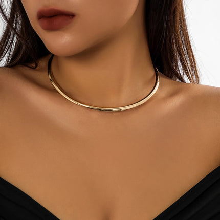 Elegant Chunky Circle Torques Necklace - Trendy Choker Collar for Women 2023