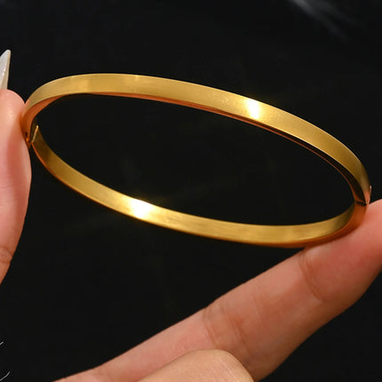 Stainless Steel Four-Leaf Clover Bracelet - Lucky Gold Nail Bangle for Women