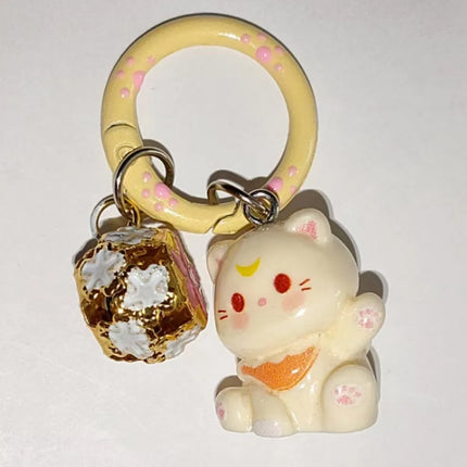 Fluffy Animal Keychains - 3D Resin Cartoon Pendant Collection