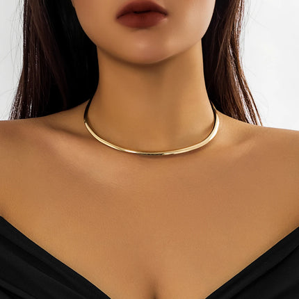 Elegant Chunky Circle Torques Necklace - Trendy Choker Collar for Women 2023